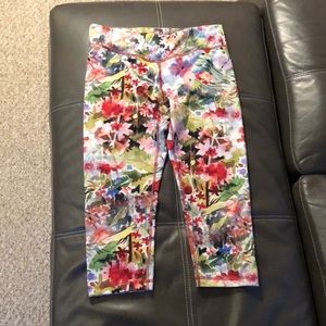 Anthropologie Pure and Good cropped medium legging